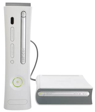 Xbox 360 junto a su lector de HD DVD.