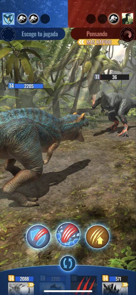 En ‘Jurassic World Alive’ hay un elemento competitivo online, que nos permite luchar contra otros jugadores en batallas por turnos.