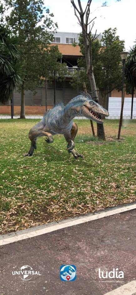 El modo de realidad aumentada nos permite hacer distintas instantáneas con nuestros dinosaurios preferidos.