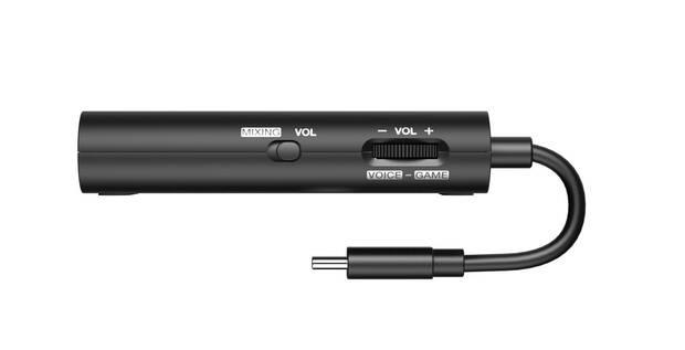 En este lateral encontramos el volumen de los auriculares y seleccionar la opción Mixing para activar GameVoice Mix. El botón superior (la onda de sonido) activa Realzar Pisadas.