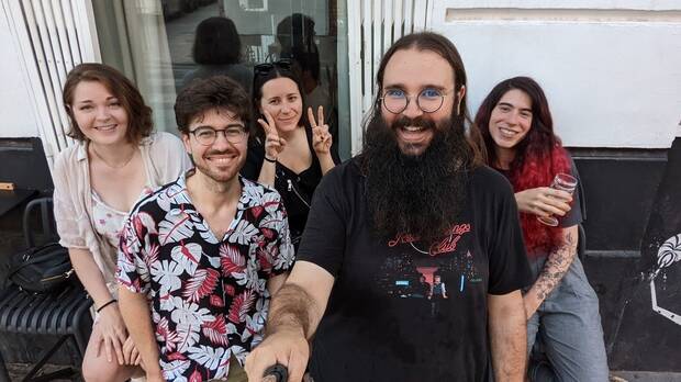 De izquierda a derecha: Guillermo Ferrando y Manon Gevers (ambos de Selkie Harbour), Marina González, Jordi de Paco y Paula Ruiz (Deconstructeam).