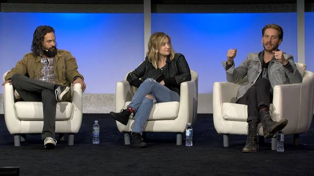 Neil Druckmann (director del juego), Ashley Johnson (Ellie) y Troy Baker (Joel), durante el panel de ayer del PlayStation Experience 2016.