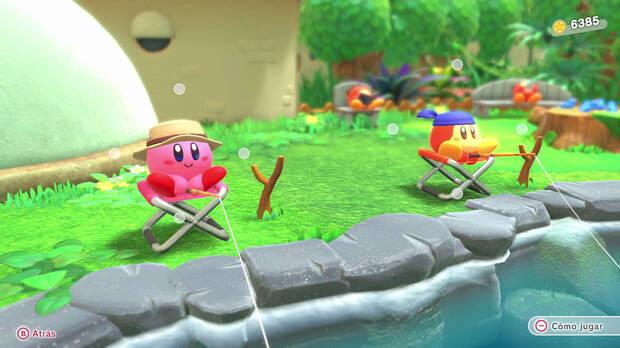 La ciudad de los Waddle Dee es un remanso de paz donde podremos relajarnos entre una aventura y otra. ¿A alguien le apetece pescar tranquilamente con un minijuego muy sencillo y entretenido?