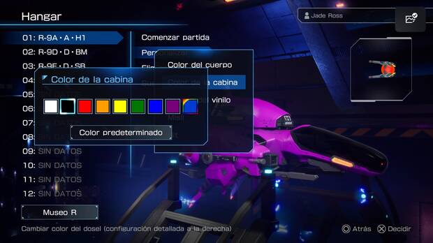 Podemos personalizar ligeramente nuestra nave como creamos oportuno gracias a un editor sencillo pero funcional.