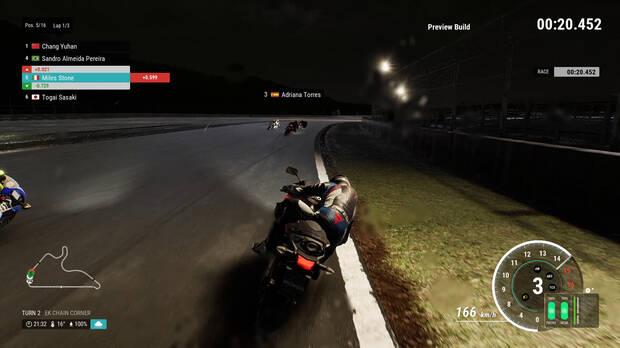 El modo carrera se orienta a tener un garaje no muy amplio pero en el que hemos puesto esfuerzo por mejorar cada moto.