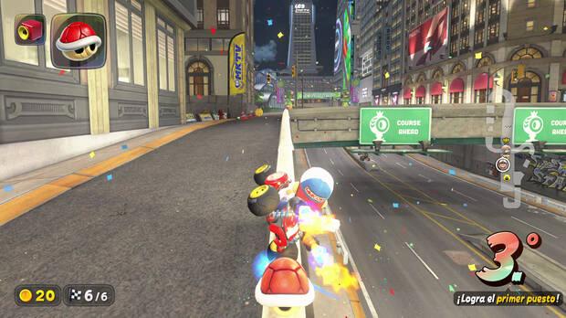 Aprovechar los rales de los trazados se convierte en una dinmica central de este nuevo Mario Kart, y funciona genial.