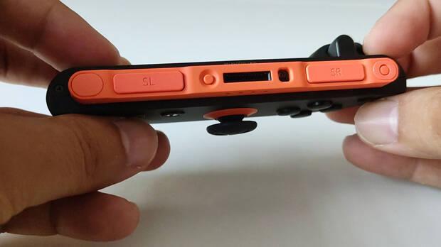 La ergonoma de los Joy-Con 2 ha ganado enteros, ahora con unos botones laterales ms grandes y confortables.
