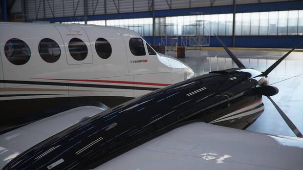 En el hangar podemos observar los aviones y su interior con un detalle que incluso supera al de sagas como 'Forza Motorsport' y 'Gran Turismo'.