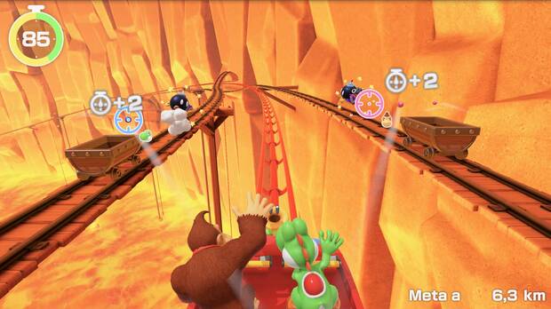 En Feria Frentica nos montamos en varias montaas rusas tematizadas, jugando de forma cooperativa con otros usuarios.