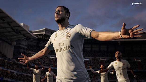Algunas caras de 'FIFA' parecen sacadas de muñecos de cera pero, aun así, el juego luce muy bien a nivel gráfico. El apartado sonoro, tanto en música como en comentarios, es sensacional.