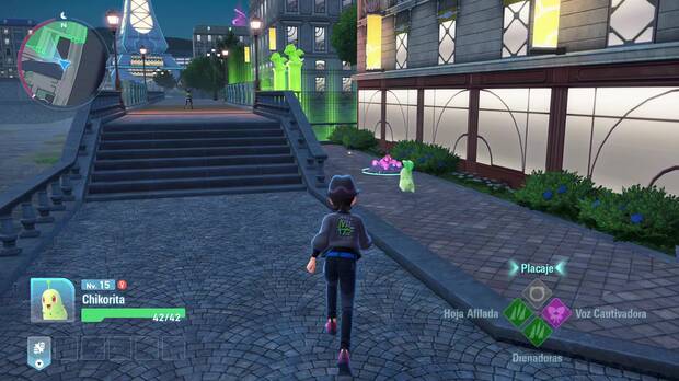 En las calles de Ciudad Luminalia encontramos objetos, recursos y obstculos (como rocas) que impiden avanzar hasta conseguir cierta habilidad o Pokmon.