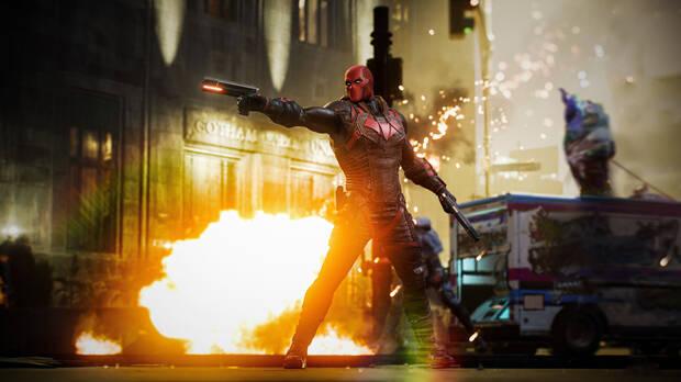 Como no podía ser de otro modo, Red Hood combatirá disparando y golpeando con sus pistolas.