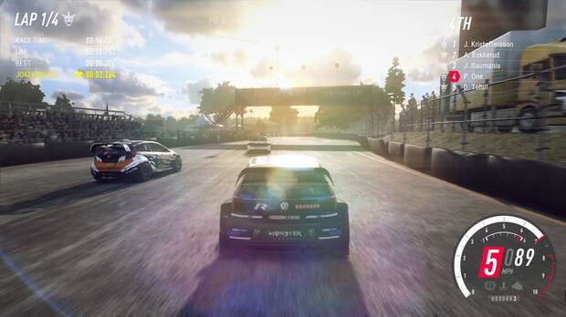 En rallycross competiremos contra otros pilotos en carreras repletas de emoción.