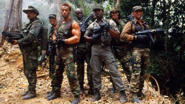 El reparto de la película de 1987 estaba encabezado por la estrella del cine de acción Arnold Schwarzenegger.