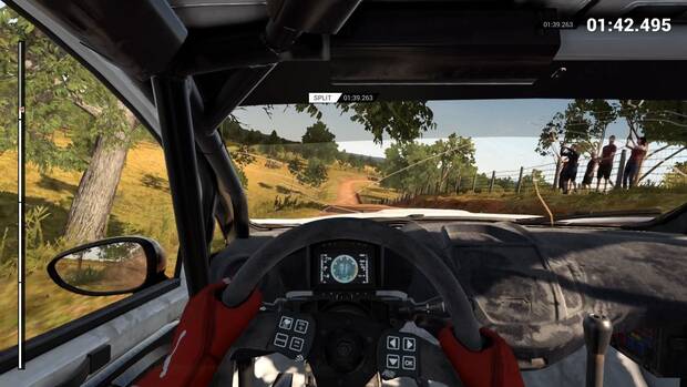 DiRT 4 incluye varias cámaras interiores y exteriores, siendo la de cabina la más detallada.