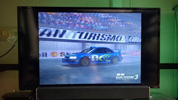 La primera PS3 era retrocompatible con PS2, y simplemente reescalaba la resolución de los títulos clásicos.