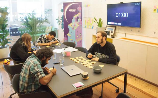Parte del equipo de Ustwo Games.