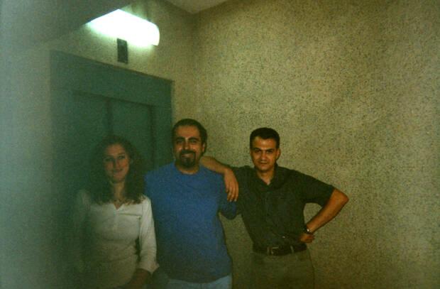 Eva Gaspar en 1999, con dos compañeros de Bit Managers: Antonio Gálvez y Alberto González.