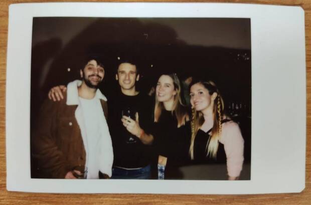 En los Indie Burger Awards de 2019 del Fun & Serious. De izquierda a derecha: Juan de la Torre, David Jaumandreu (Undercoders), Valeria Castro (Platonic Games y presidenta de DEV) y Marina Amores.