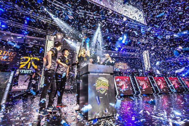 Fnatic se alzó con la victoria de la Final del Campeonato Europeo de Primavera LCS 2015. Hoy el equipo está prácticamente desmembrado ya que Huni y Reignover se han ido a la liga norteamericana.