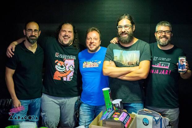 Algunos de los mojonos: davidian, octopusjig, kendroock, na_th_an, anjuel y zemman (en el móvil). (Foto: Felipe San Agustín).