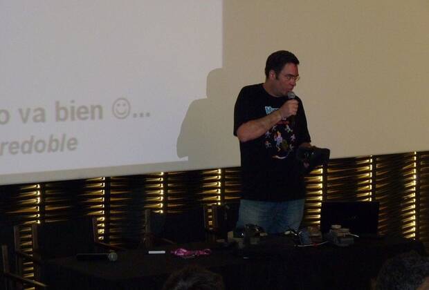 Ruiz durante la presentación de las gafas Lakento MVR en Retromadrid.