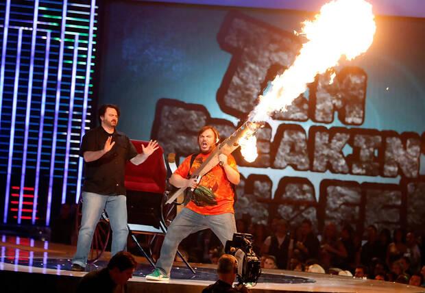 Tim Schafer y el actor y músico Jack Black en la presentación de 'Brütal Legend'.