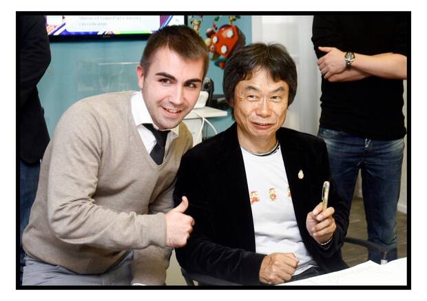 García con Shigeru Miyamoto cuando el director creativo de Nintendo recibió el Premio Príncipe de Asturias.