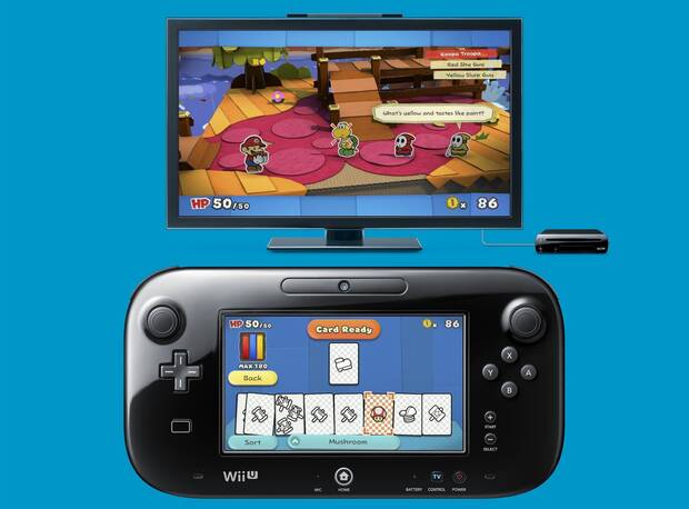 En la pantalla del televisior ves los personajes que combaten, y en la del GamePad eliges la carta, la pintas y la lanzas hacia la lucha.