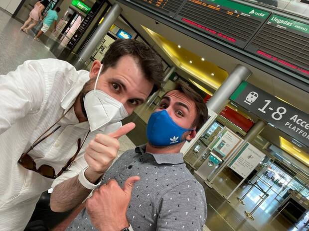 Alberto González (izquierda), redactor de Vandal, y Enrique García (derecha), en una imagen del pasado verano tomada en Málaga.
