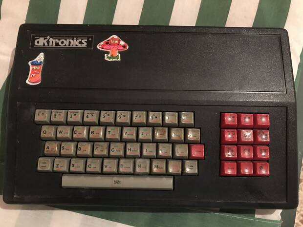 Con este teclado Dekatronik programaron sus primeros juegos Nacho y Carlos Abril.