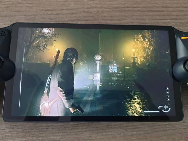 La pantalla no se libra de reflejos en zonas bien iluminadas con los juegos más oscuros.