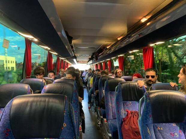 Los alumnos de U-tad y el equipo fueron el año pasado a Bilbao en autobuses para asistir al Bilbao Games Festival.