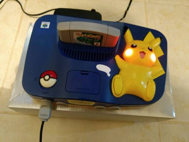 Las ediciones especiales de consolas más extrañas, bonitas y llamativas 17