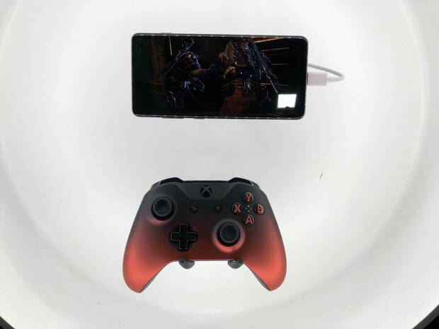 Más adelante, sólo nos hará falta un mando y un dispositivo compatible con xCloud para jugar a títulos de Xbox.