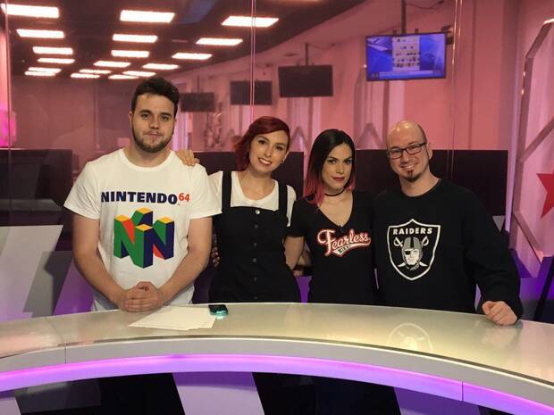 Parte del equipo de Non Stop Gaming. De izquierda a derecha: Fabio Rodríguez, Lara Smirnova, Karen Hernández y Dani Mateo.