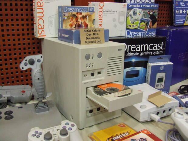 El kit de desarrollo inicial de Dreamcast, es decir: Sega Katana.