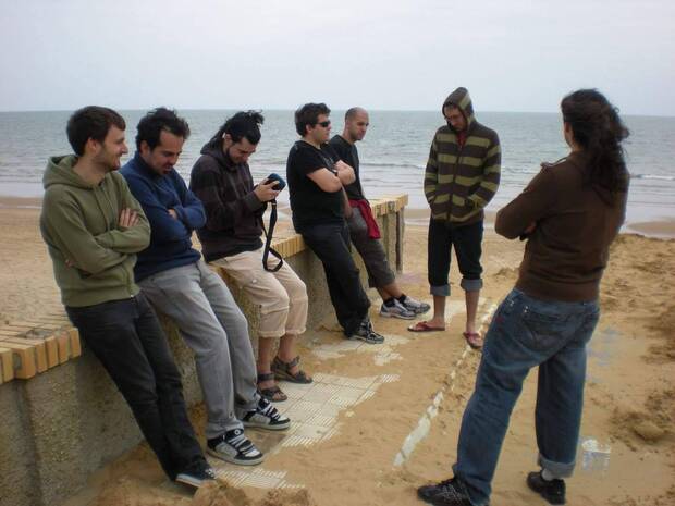 El equipo fundacional de The Game Kitchen, en su primera convivencia en Mazagón (Huelva).