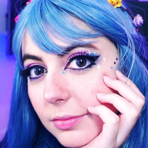 Tomé también realiza streams de maquillaje.