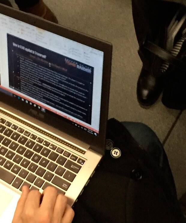 Curiosamente, las primeras noticias sobre este juego –incluyendo que estaría desarrollado por Eidos Montreal– llegaron a través de una persona que vio a alguien involucrado en el desarrollo trabajando en una presentación sobre ‘Shadow of the Tomb Raider’