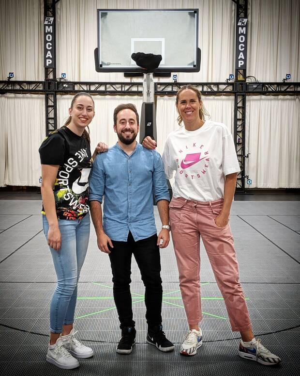 De izquierda derecha: Maite Cazorla, Villasante y Amaya Valdemoro, durante el viaje para la captura de movimientos para 'NBA 2K19'.