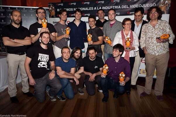 En Gamelab 2010 'Battle of Puppets' ganó el premio al mejor juego móvil. Representaron al estudio Juan Araujo, Eduardo Veiga y Albero.