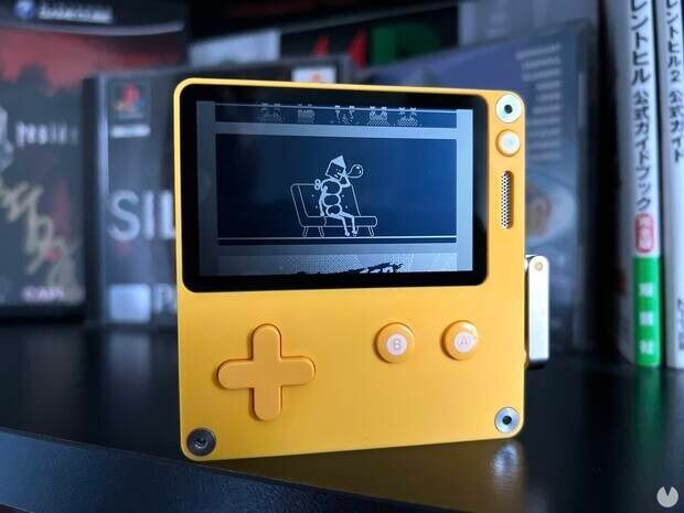 Hay algunas excepciones como la Playdate que recuperan este concepto.