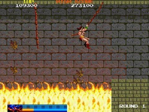 El pobre Rastan abandonaba su viril porte cuando llegaba el turno de agarrarse a una liana.