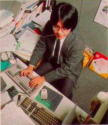 Su gran experiencia como programador no es habitual entre los directivos de la industria del videojuego. Demostraba su amplo conocimiento en la creacin de videojuegos en los interesantes 'Iwata pregunta'.