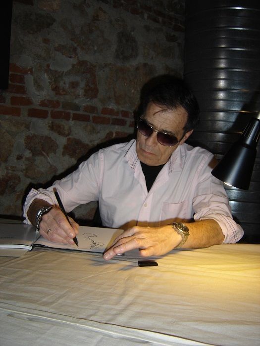 Azpiri no se limitaba a firmar: siempre te hacía un dibujo personalizado (foto realizada por Adonías).